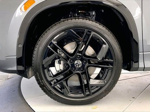 New 2026 Volkswagen Tiguan SE R-Line image 12