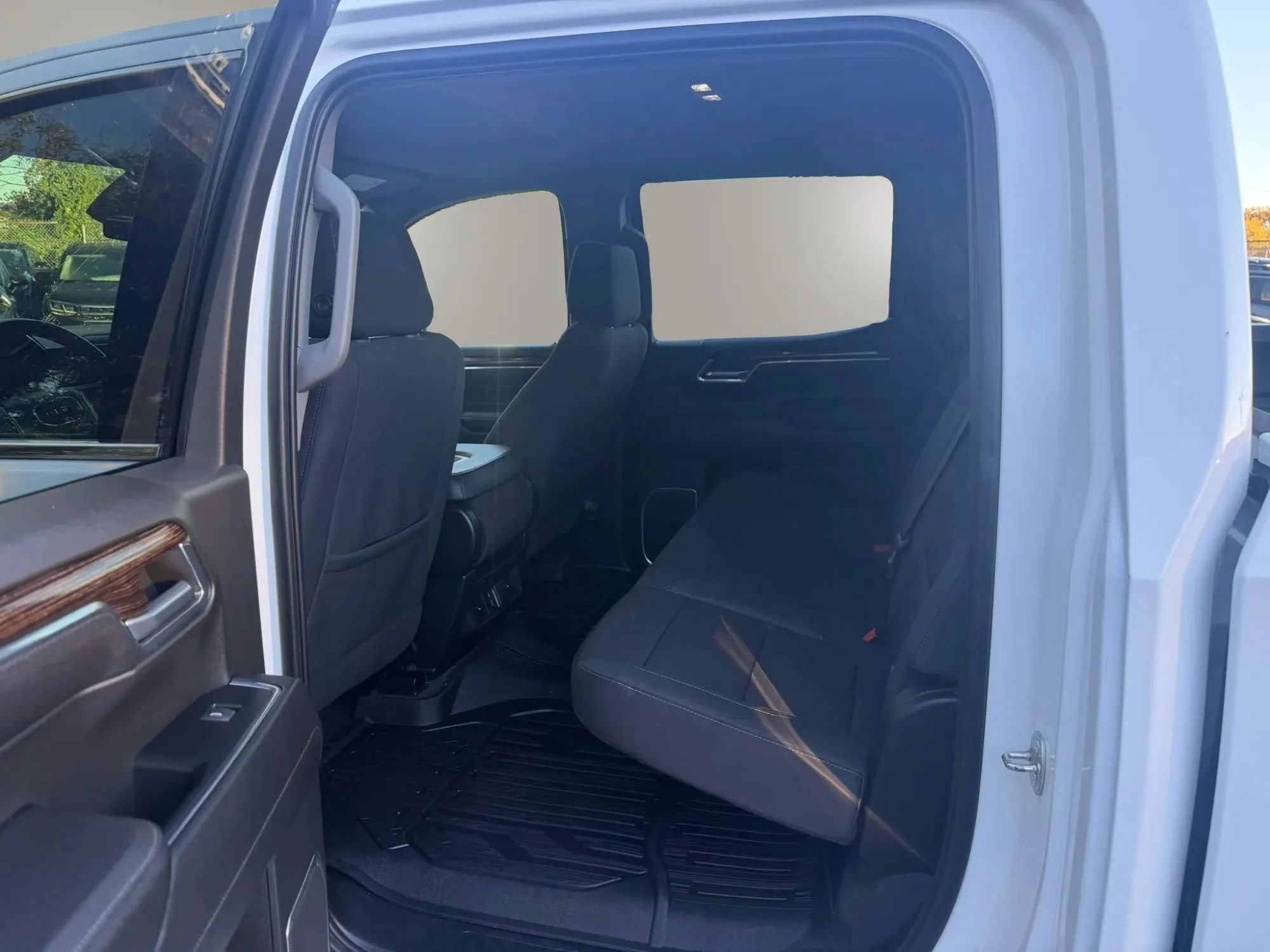 Used 2023 GMC Sierra 1500 SLE w/ Enhanced Capability Package AWD/4WD image 31