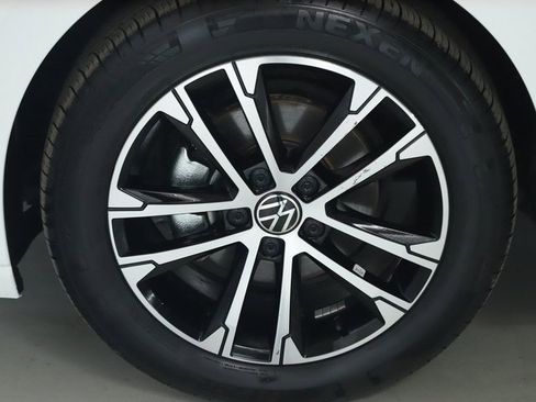 Used 2025 Volkswagen Jetta Sport image 35