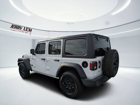 Used 2024 Jeep Wrangler Unlimited Sport AWD/4WD image 5