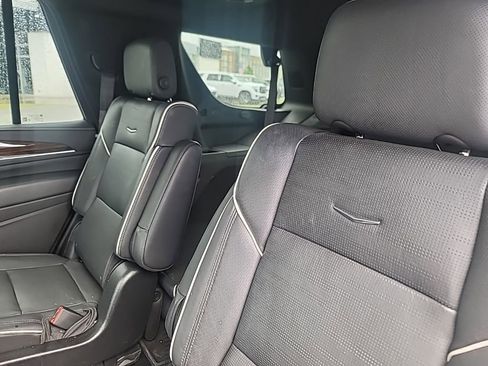 Used 2022 Cadillac Escalade Premium Luxury RWD image 11