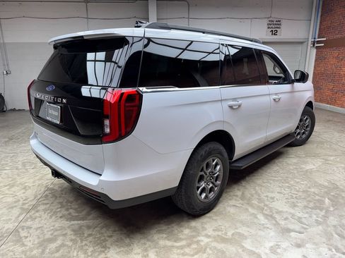 Certified 2025 Ford Expedition Active AWD/4WD image 5
