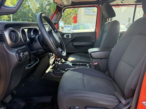 Used 2018 Jeep Wrangler Unlimited Sport AWD/4WD image 9