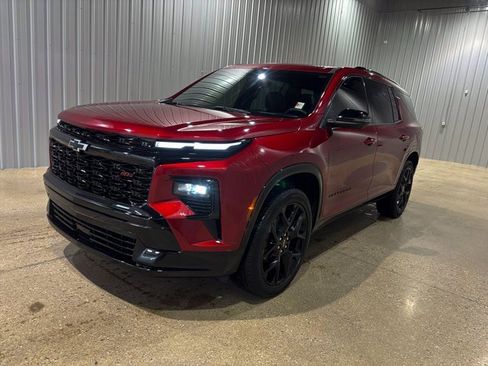 Used 2024 Chevrolet Traverse RS w/ LPO, Floor Liner Package image 1