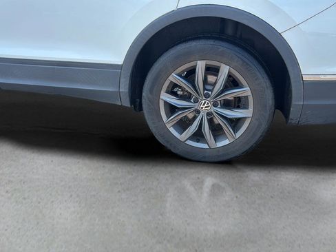 Used 2022 Volkswagen Tiguan SE FWD image 11