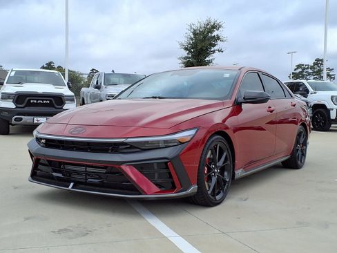 Used 2025 Hyundai Elantra N image 3