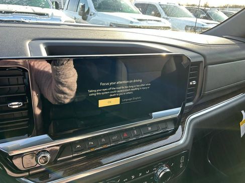 New 2026 GMC Sierra 1500 SLE w/ Preferred Package image 9