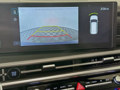 Used 2025 Hyundai Santa Fe SEL FWD image 25