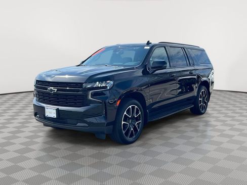 Used 2023 Chevrolet Suburban RST w/ Luxury Package AWD/4WD image 3