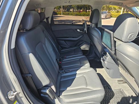 Used 2017 Audi Q7 3.0T Prestige image 17