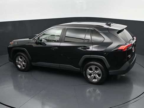 Used 2025 Toyota RAV4 XLE FWD image 29