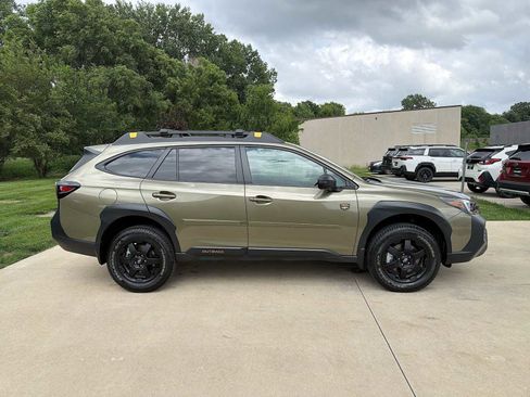 Used 2025 Subaru Outback Wilderness AWD/4WD image 7