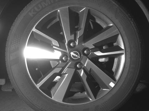 Used 2025 Nissan Versa SV image 13