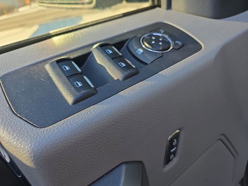 Used 2018 Ford F150 XLT w/ XTR Package image 19