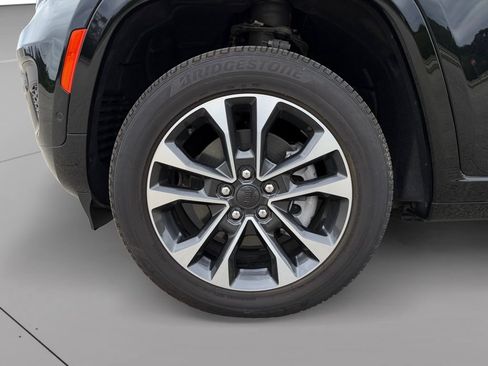 Used 2024 Jeep Grand Cherokee Overland AWD/4WD image 26