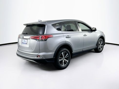 Used 2018 Toyota RAV4 XLE image 5