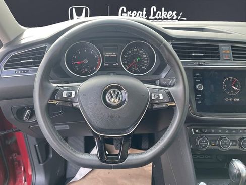 Used 2020 Volkswagen Tiguan SE w/ Panoramic Sunroof Package image 12