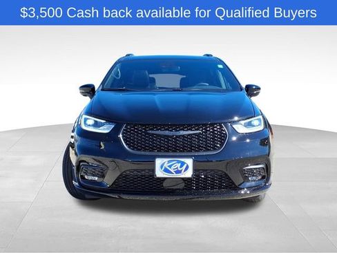 New 2026 Chrysler Pacifica Select w/ S Appearance Package image 2