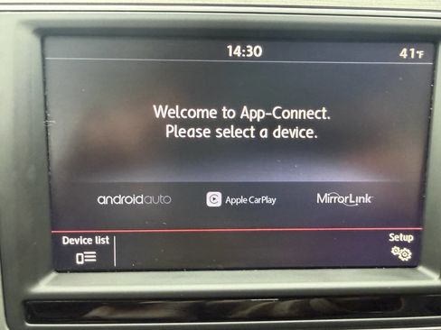 Used 2016 Volkswagen Golf S image 17