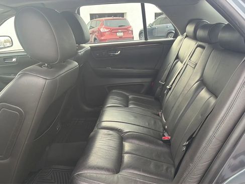 Used 2010 Cadillac DTS Premium image 38