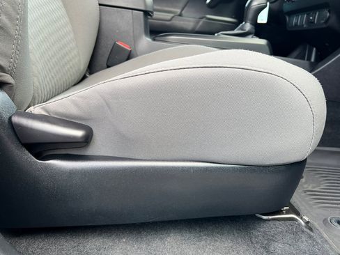 Used 2022 Toyota Tacoma SR image 21