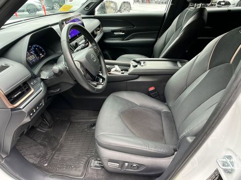 Used 2024 Toyota Grand Highlander AWD Hybrid image 9