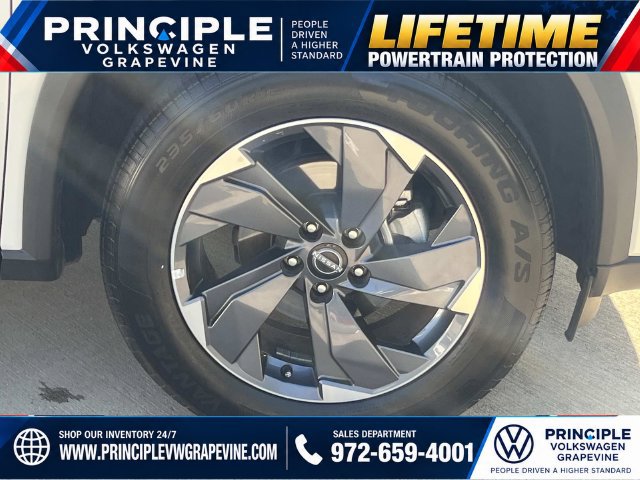 Used 2026 Nissan Rogue SV FWD image 3