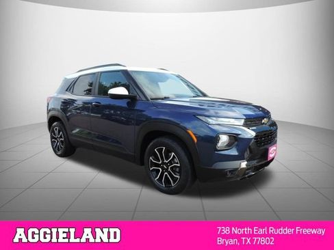 Used 2023 Chevrolet TrailBlazer ACTIV w/ Convenience Package FWD image 3