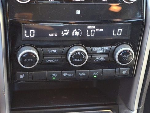 Used 2022 Subaru Ascent Premium w/ Convenience Package image 29