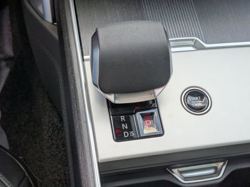 New 2025 Land Rover Range Rover Long Wheelbase Autobiography image 23