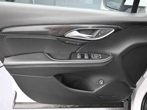 Used 2023 Buick Envision Essence image 12