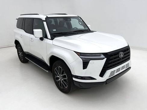 Used 2024 Lexus GX 550 image 2