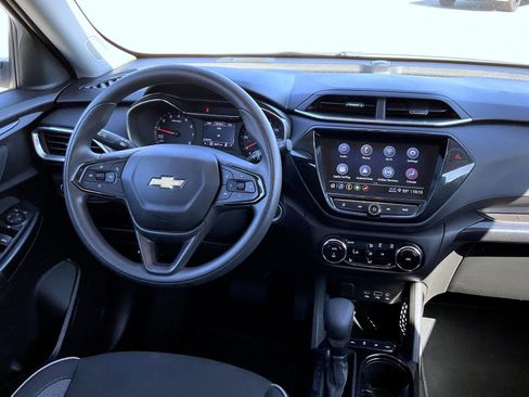 Used 2023 Chevrolet TrailBlazer LT w/ Convenience Package AWD/4WD image 12