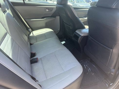 Used 2015 Toyota Camry SE FWD image 10