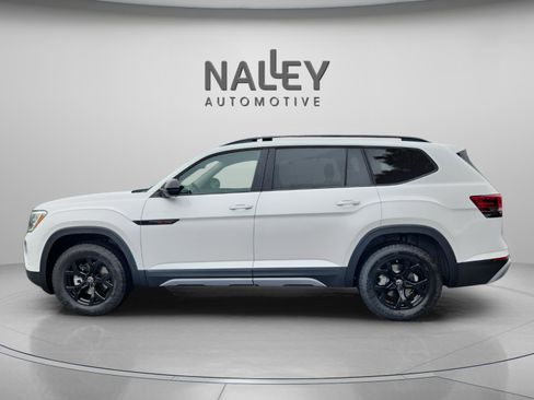 New 2024 Volkswagen Atlas Peak Edition SEL image 2