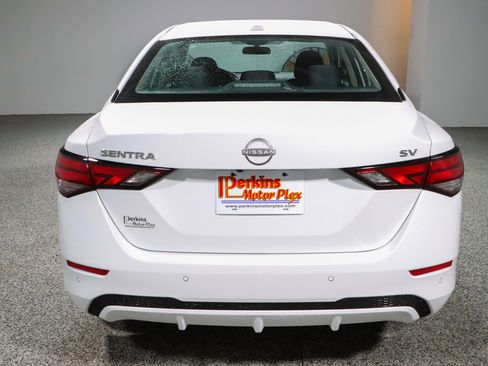 Used 2024 Nissan Sentra SV FWD image 8