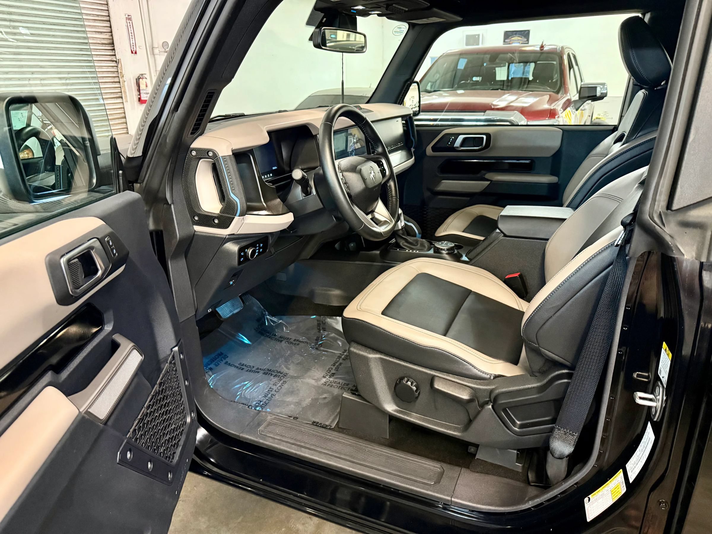 Used 2023 Ford Bronco Wildtrak AWD/4WD image 9