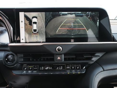 Used 2024 Toyota Crown Platinum AWD/4WD image 29