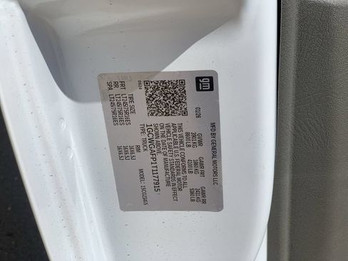 New 2026 Chevrolet Express 2500 w/ Driver Convenience Package RWD image 32
