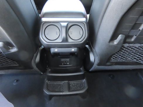 Used 2019 Jeep Wrangler Unlimited Rubicon w/ Cold Weather Group AWD/4WD image 21