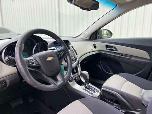 Used 2015 Chevrolet Cruze LS FWD image 11