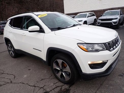 Certified 2019 Jeep Compass Latitude w/ Popular Equipment Group image 9