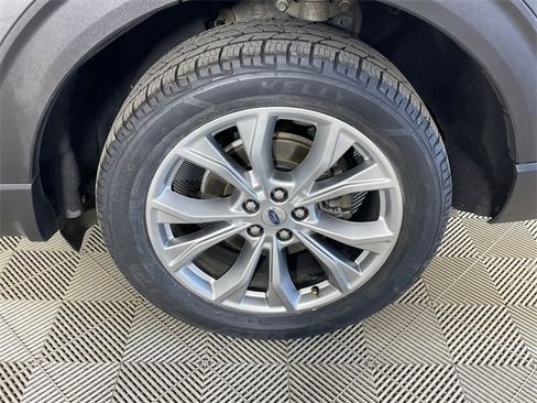 Used 2020 Ford Explorer XLT w/ Equipment Group 202A image 19
