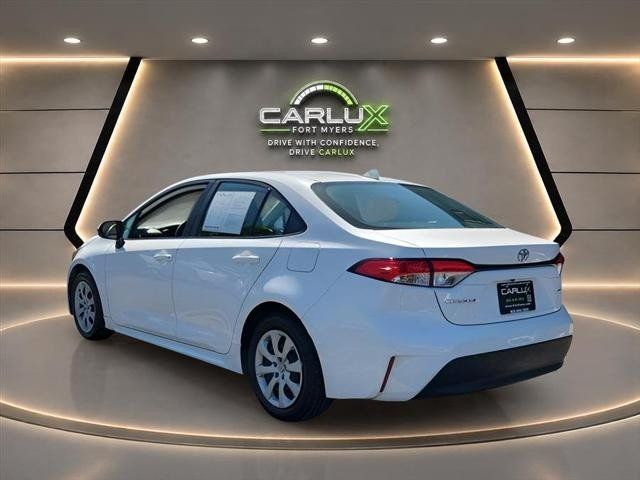 Used 2024 Toyota Corolla LE FWD image 4