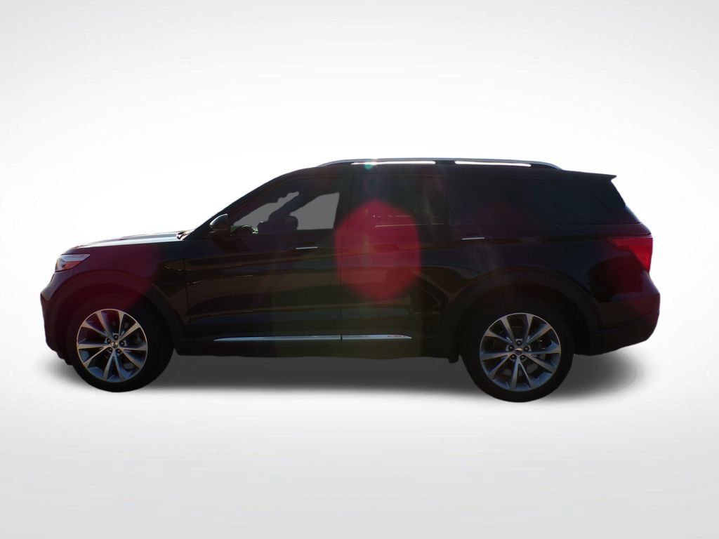 Used 2021 Ford Explorer Platinum w/ Equipment Group 601A AWD/4WD image 2