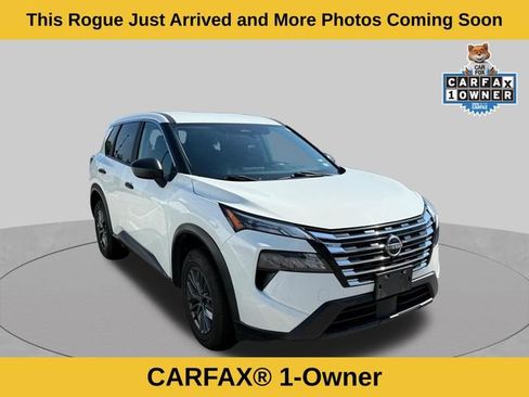 Used 2024 Nissan Rogue S AWD/4WD image 2