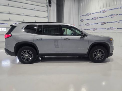 Used 2025 GMC Acadia Elevation image 9