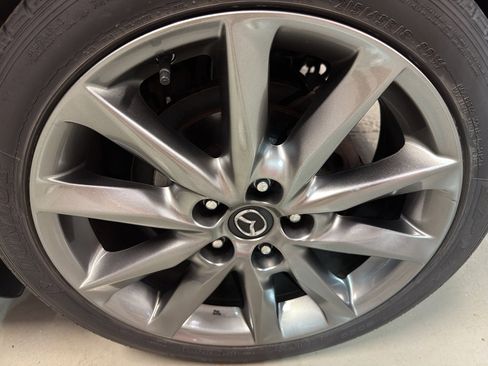 Used 2018 MAZDA MAZDA3 Grand Touring w/ Premium Equipment Package image 32