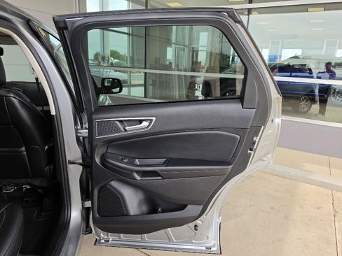 Used 2023 Ford Edge SEL AWD/4WD image 14