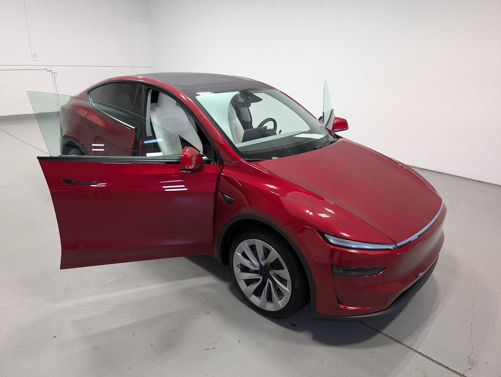 Used 2026 Tesla Model Y AWD image 16